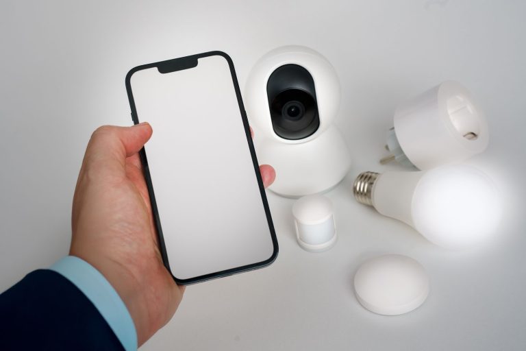 Smart home manager app controlling smart home devices