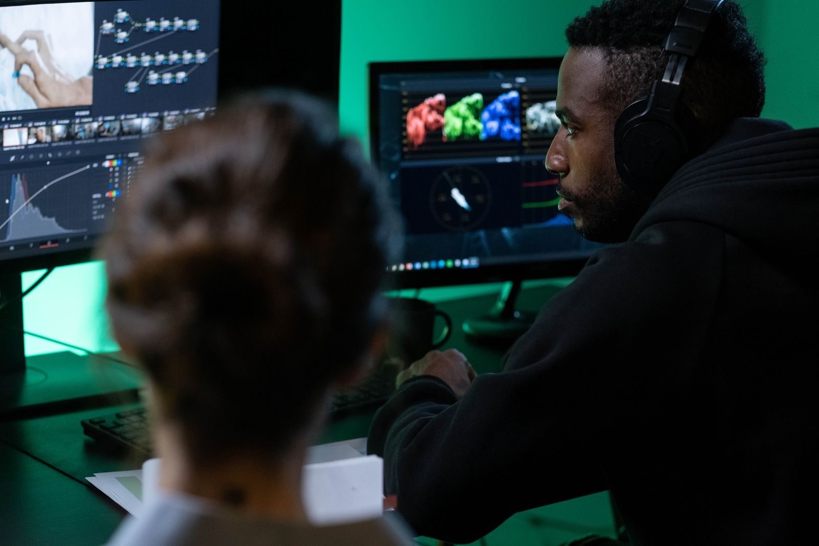 How AI video generation tools create videos from text prompts