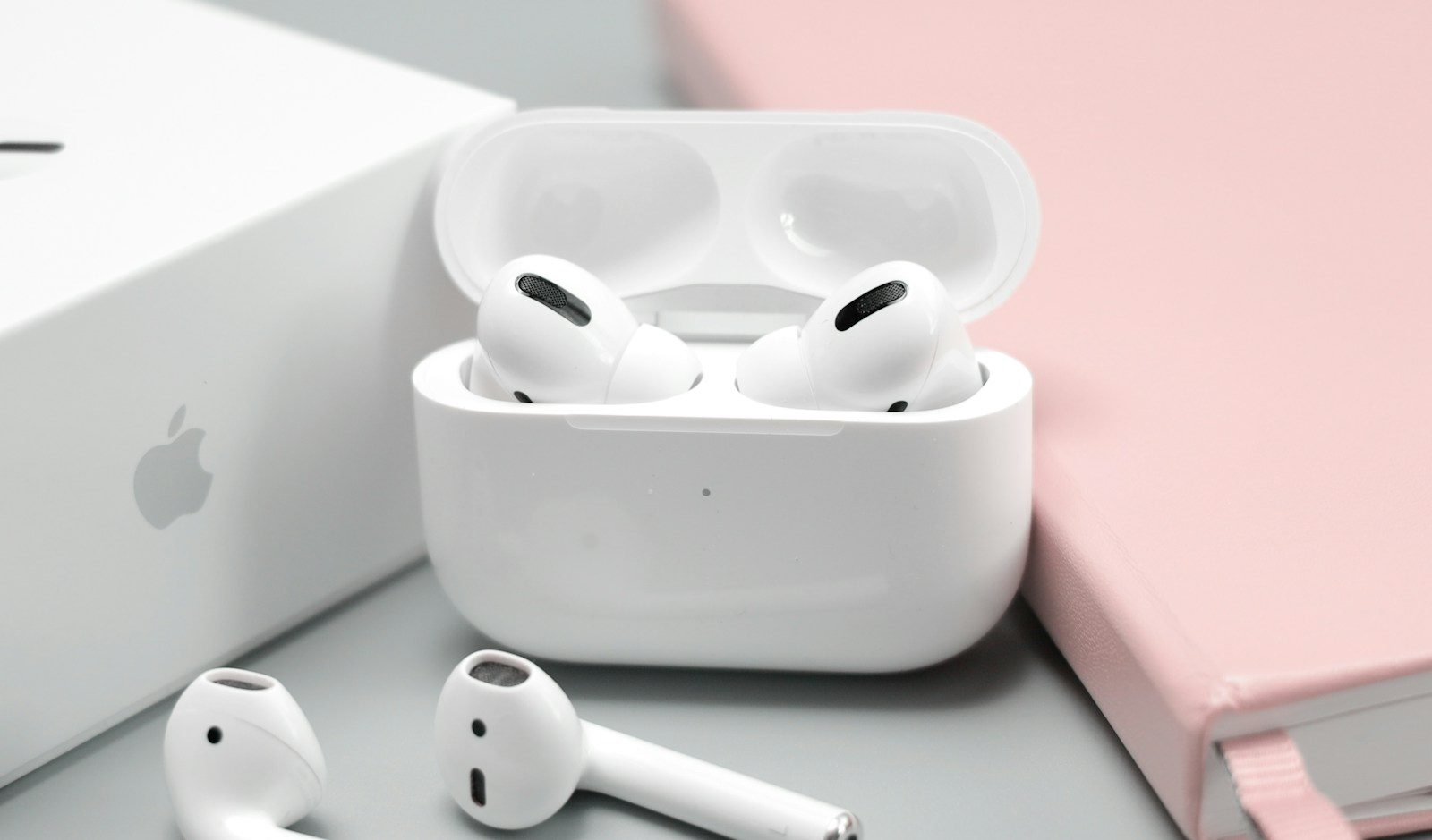 How to Connect AirPods to Laptop: Windows 11, 10 & Mac Guide (2026)