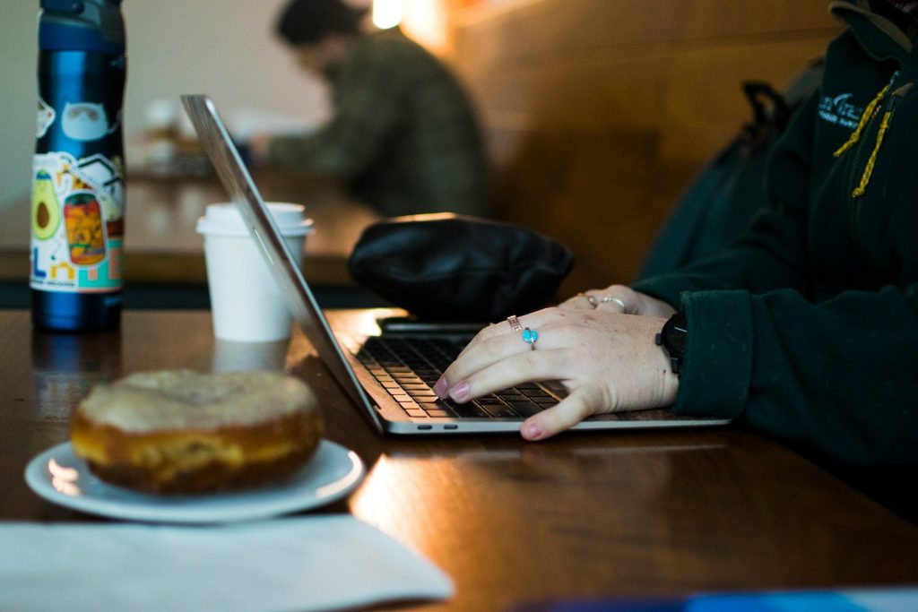 Using a budget VPN on public Wi-Fi for private browsing